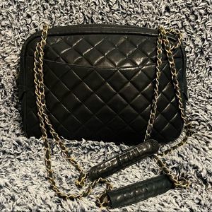 ⛓Authentic Vintage CHANEL Matelasse Camera Bag⛓️